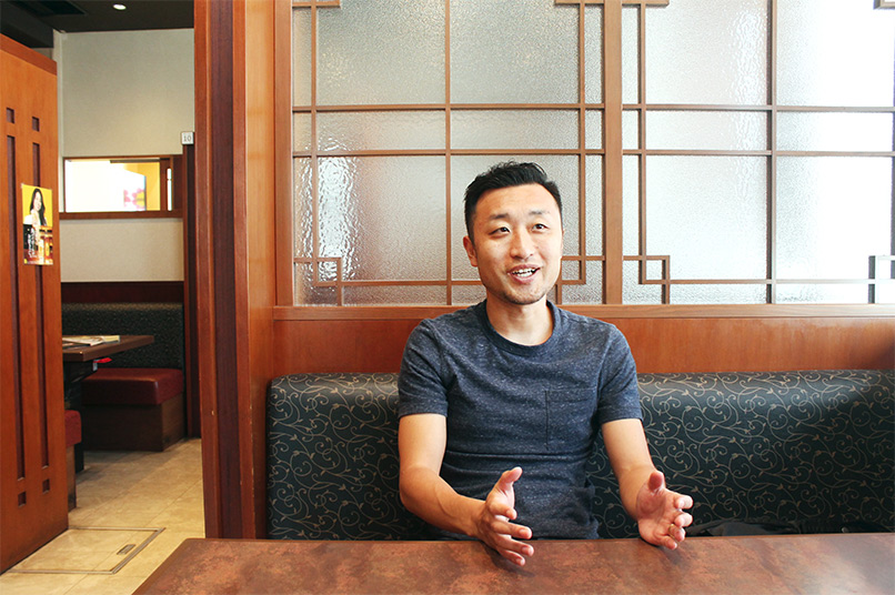 食辛房様 インタビューの様子